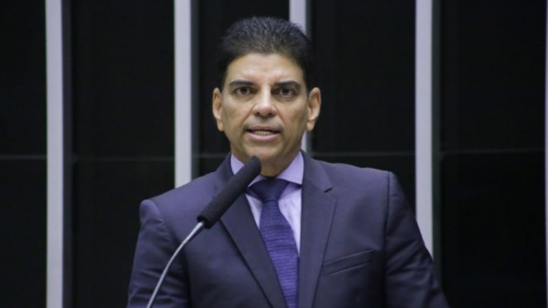Cajado se aproxima de Jerônimo e movimento do PP para integrar base governista ganha força