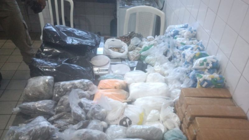 PM apreende drogas, munições e explosivos em operação no Rio Sena