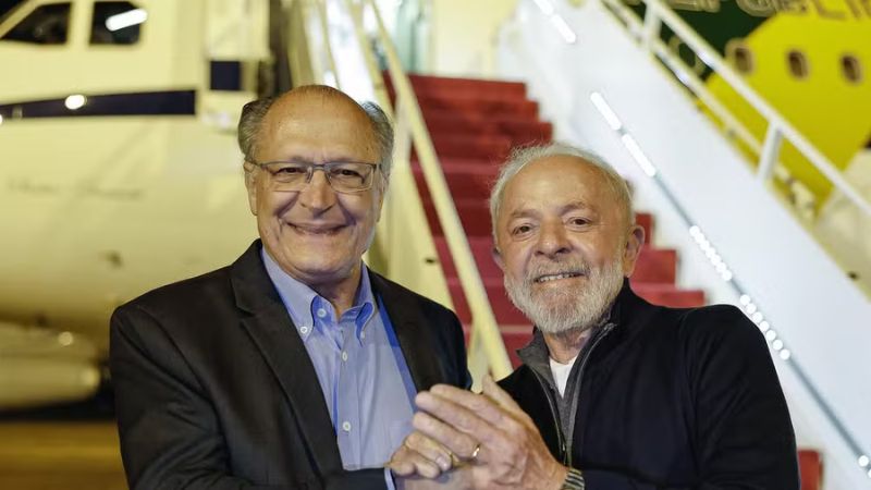 Lula troca de avião durante viagem ao Japão para reduzir tempo de voo