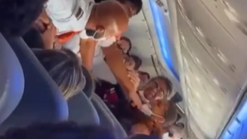 Gol é condenada a indenizar passageiras agredidas em voo após disputa por assento