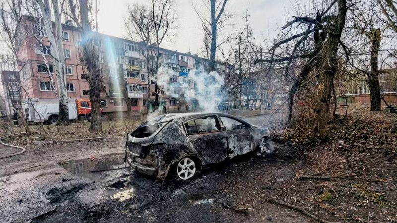 Ataque russo fere civis na Ucrânia, mesmo após proposta de cessar-fogo por Zelensky