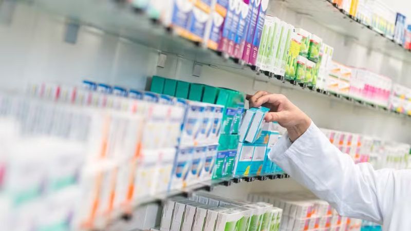 Senado debate projeto que anula autorização para farmacêuticos prescreverem medicamentos