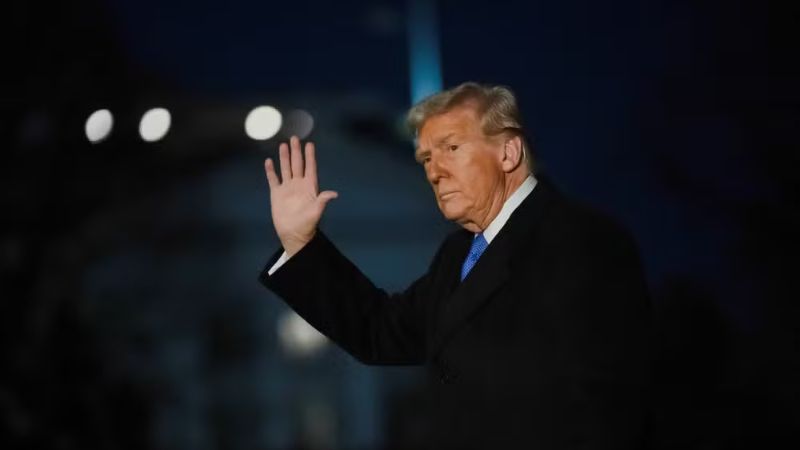 Aprovação de Trump cai abaixo da desaprovação pela primeira vez, aponta levantamento