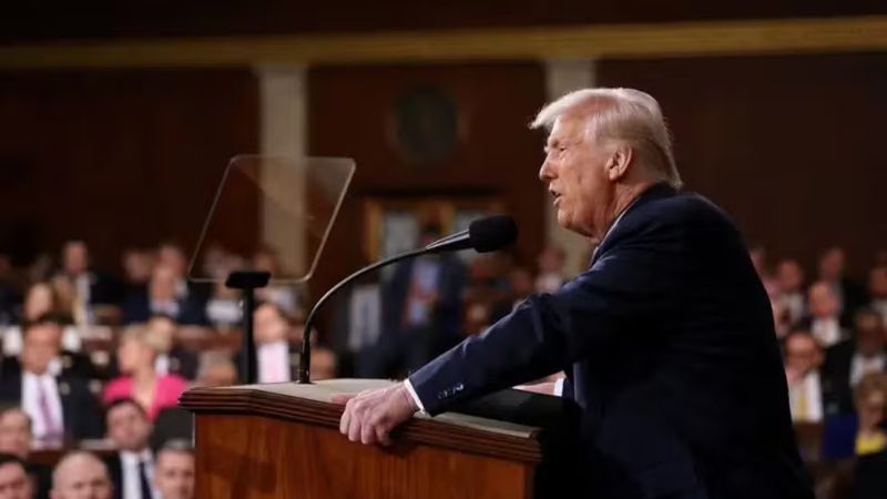 Trump faz discurso no congresso e menciona Brasil na guerra comercial
