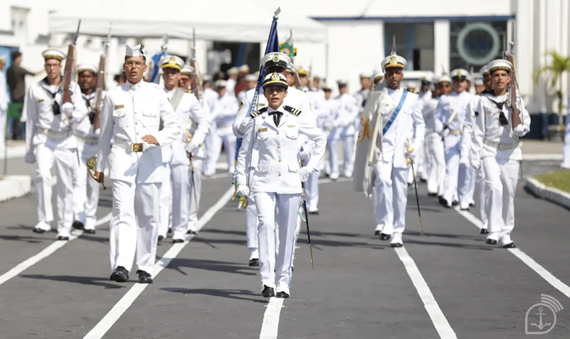 Marinha do Brasil abre concurso público com salário inicial de R$ 9 mil; veja como participar