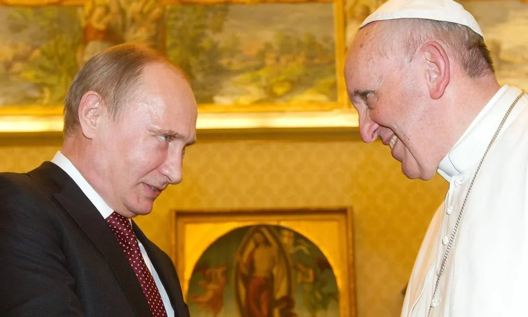 Vladimir Putin não comparecerá ao funeral do Papa Francisco