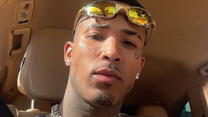 Após polêmicas, Gato Preto visita filha recém-nascida na UTI