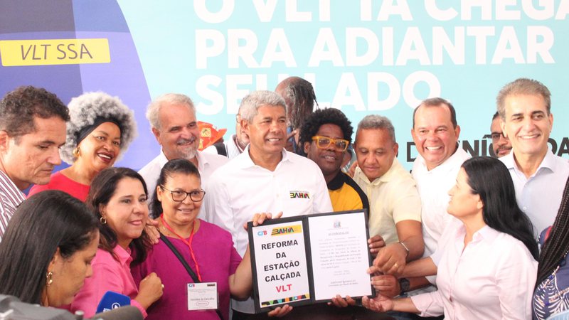 Jerônimo autoriza novas intervenções no VLT de Salvador e anuncia vagões para carga de ambulantes