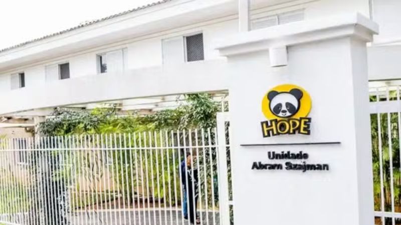 Tarcísio recua e mantém convênio com Casa Hope para crianças com câncer