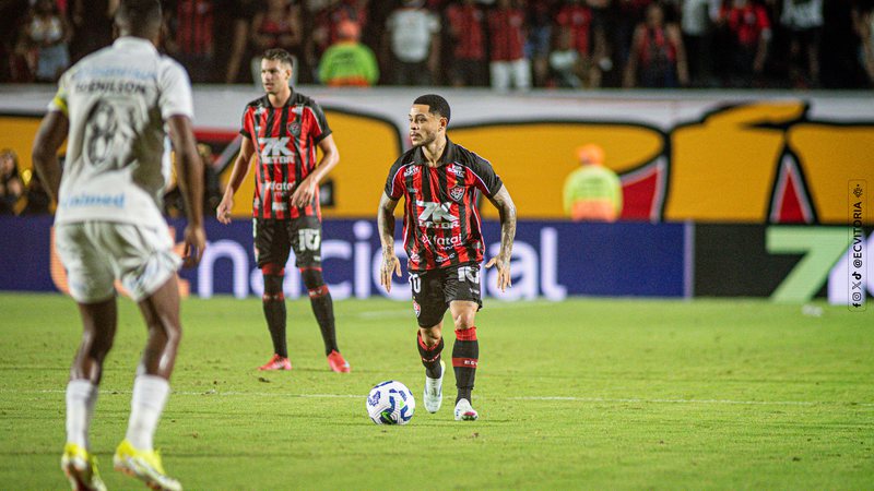 Vitória empata com Grêmio no Barradão e segue fora da zona de rebaixamento