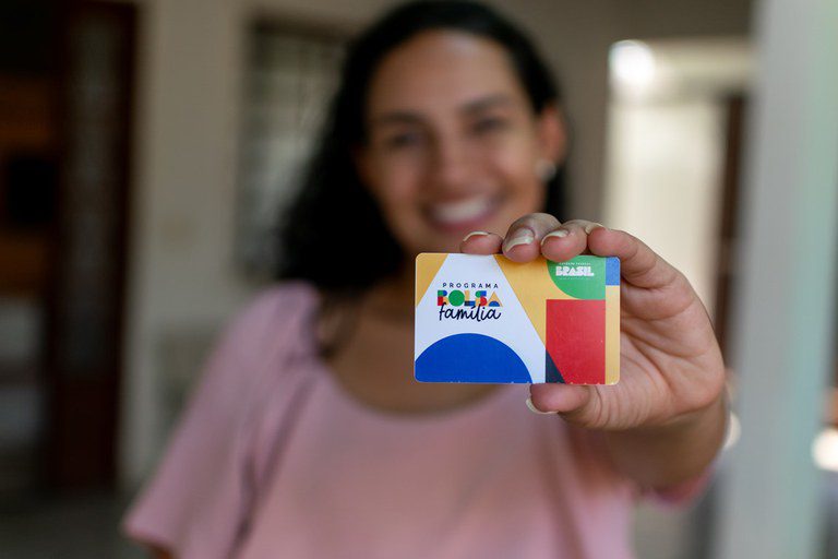 Pagamento de maio do Bolsa Família começa nesta segunda-feira (19)