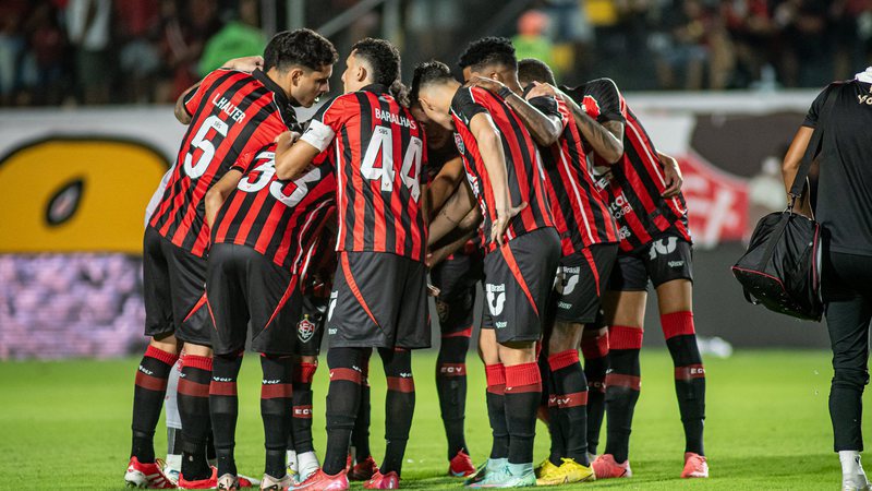 Vitória terá sequência de sete jogos em 15 dias durante o mês de maio; veja agenda
