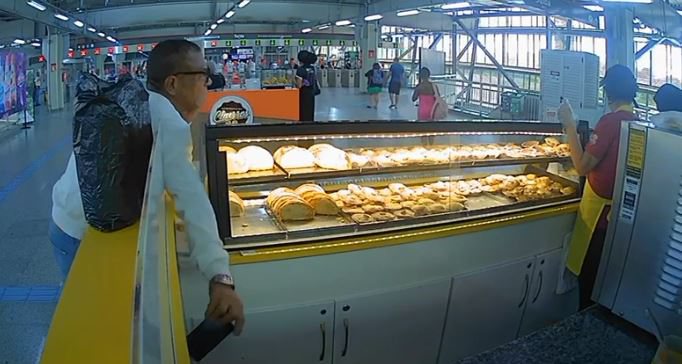Homem furta celular em quiosque na estação do metrô de Salvador