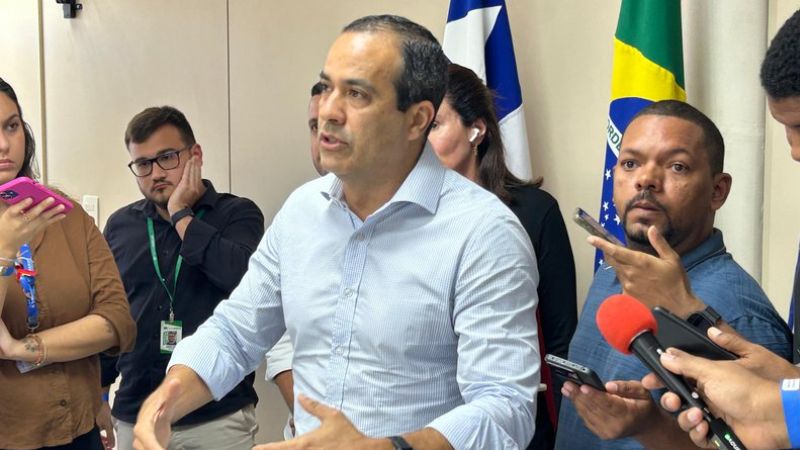 Bruno Reis anuncia reajuste salarial para professores e servidores em Salvador