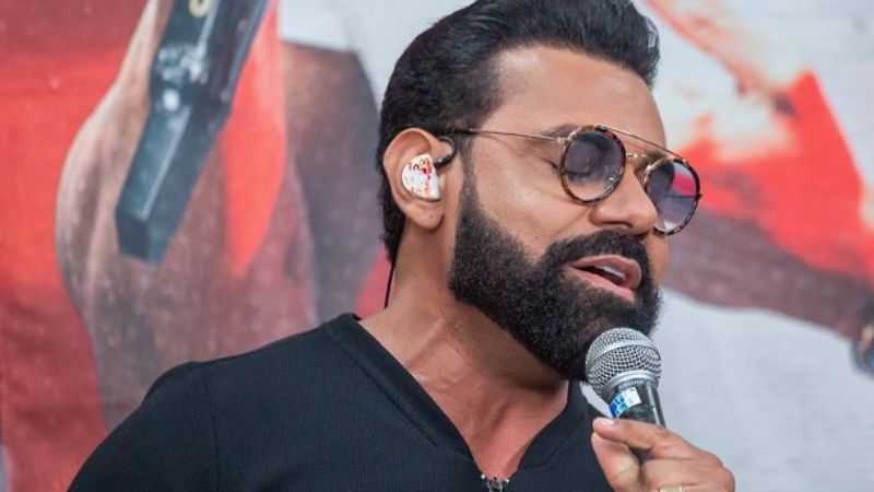 Cantor Pablo é atingido por objeto nos bastidores de show no Piauí