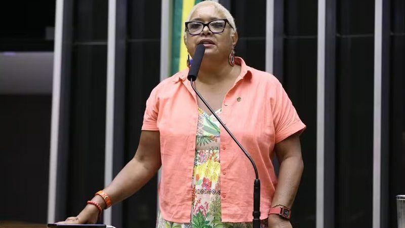 Deputada Enfermeira Rejane denuncia constrangimento na Câmara