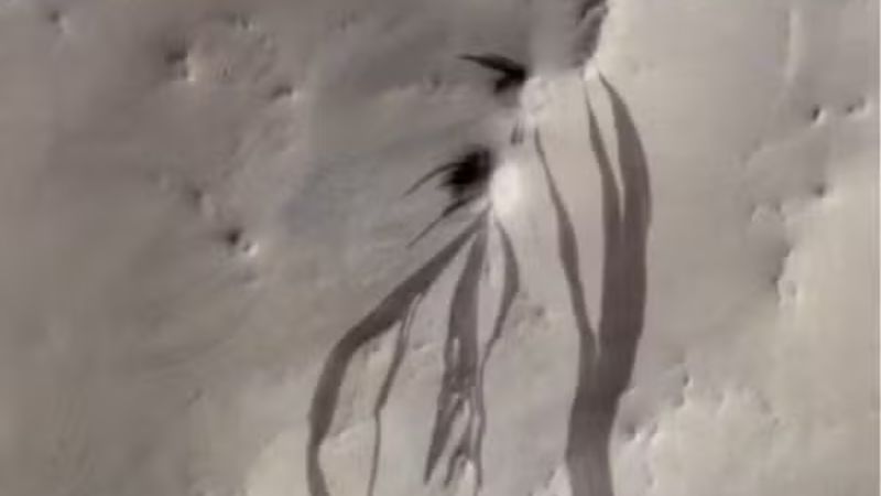 Novo estudo revela que sinais de água em Marte eram, na verdade, poeira