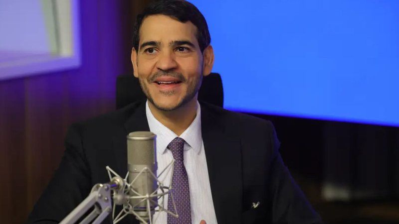 Ministro da AGU comemora abertura de inquérito contra Eduardo Bolsonaro