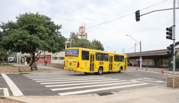Adolescente morre após ser espancado em ponto de ônibus
