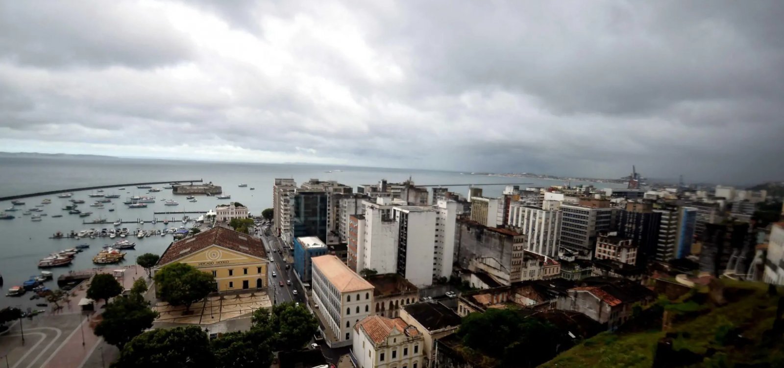 Final de semana deve ter tempo nublado e possibilidade de chuva em Salvador