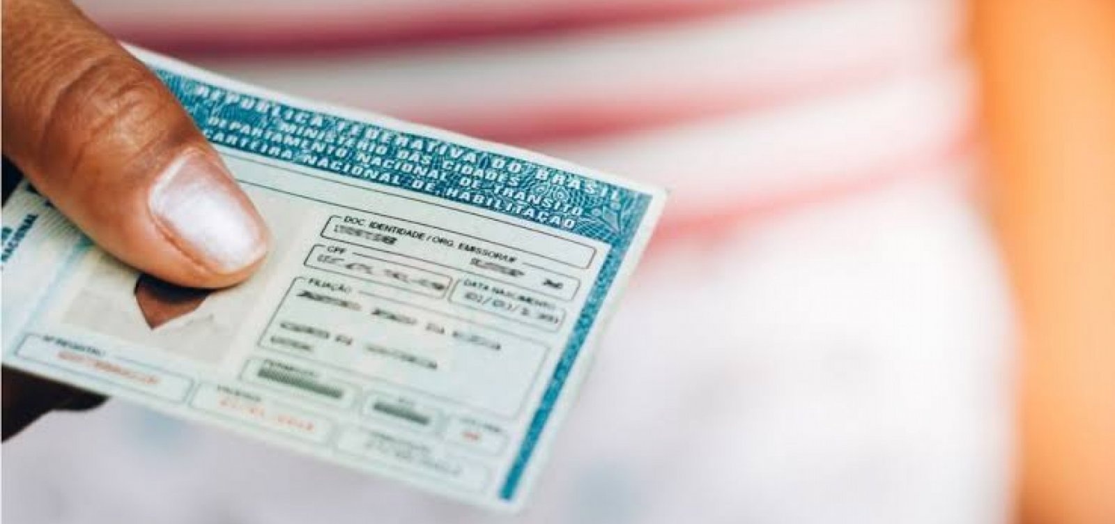 CNH brasileira passa a ser aceita em Portugal para carros e motos