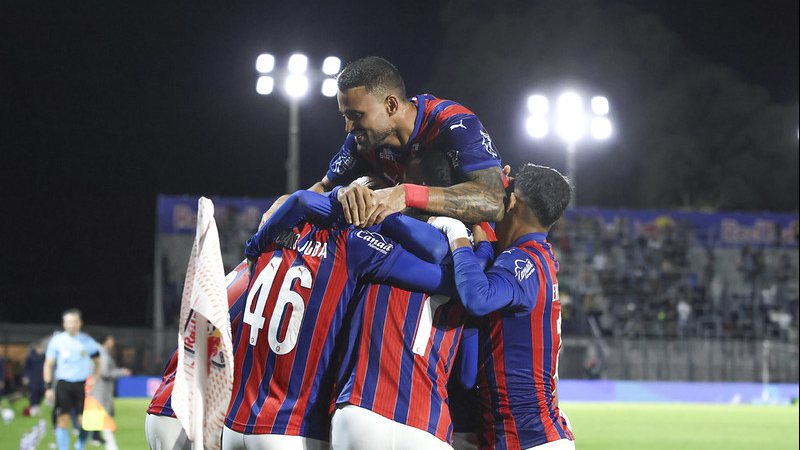 Bahia vence o Bragantino por 3×0 fora de casa e encosta no G-4 do Brasileirão