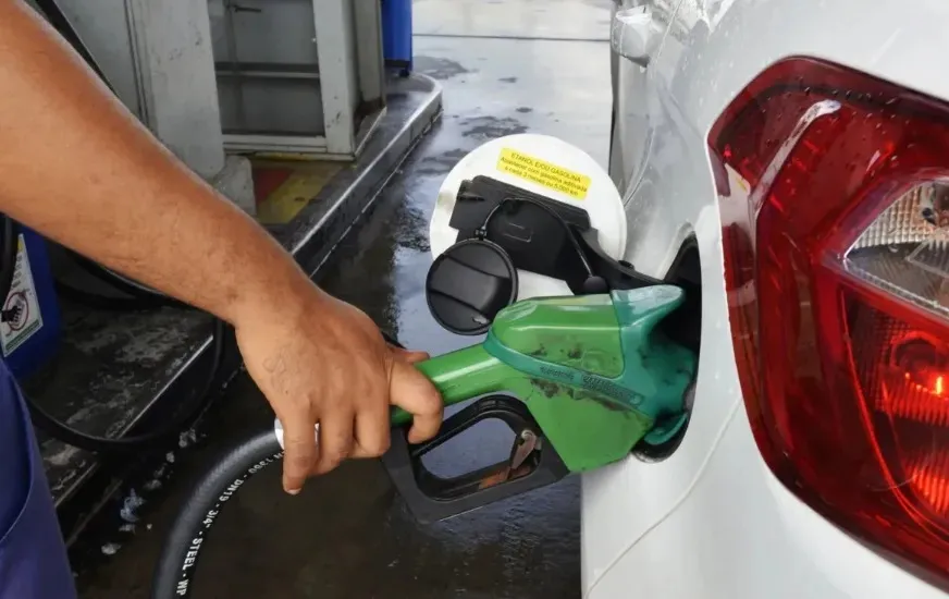 Gasolina e gás de cozinha têm redução na Bahia; confira os novos preços