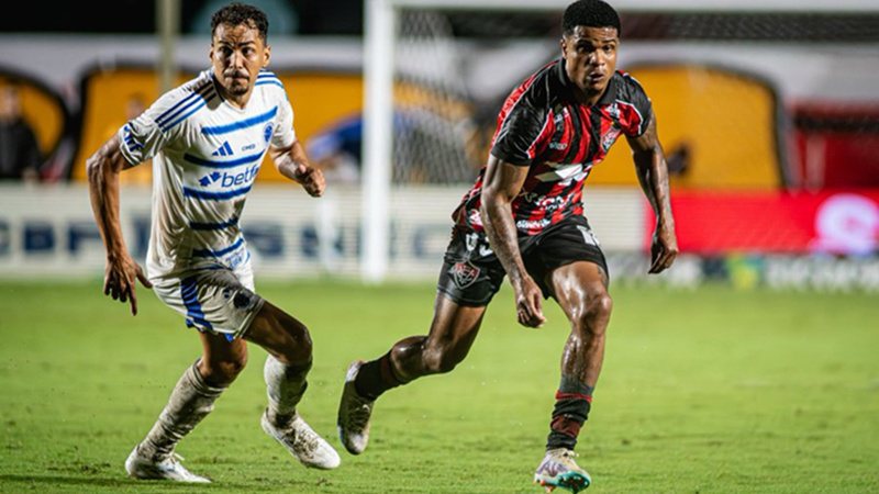 Após cirurgia, Jamerson se pronuncia sobre lesão grave: “Momento difícil da minha caminhada”