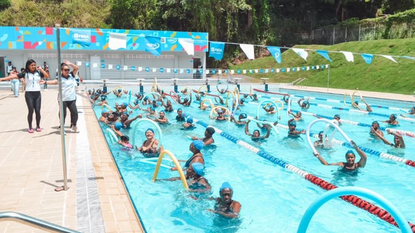 Mais de 2 mil vagas gratuitas para natação e hidroginástica em Salvador; veja como se inscrever