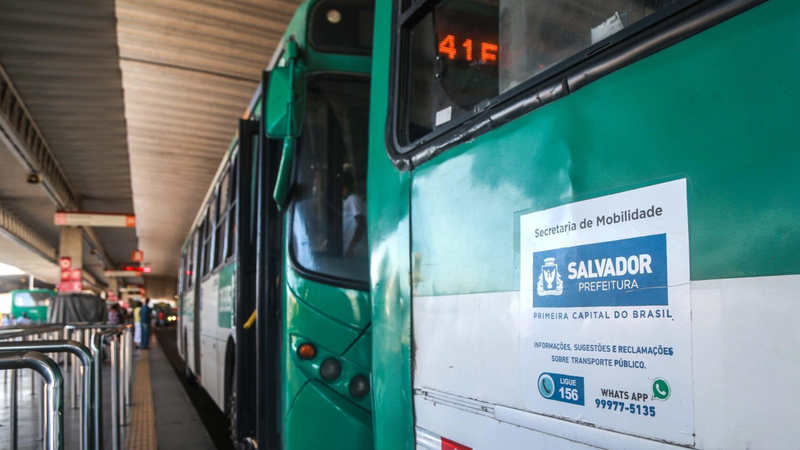 Mudanças no itinerário de ônibus na Rótula do Abacaxi por conta de obras no viaduto; saiba mais