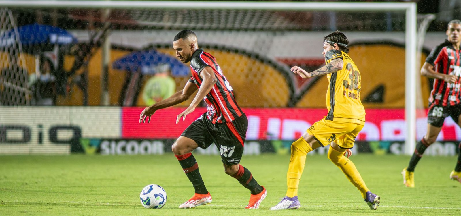 Vitória cede empate ao Sport nos acréscimos e perde chance de se afastar do Z-4