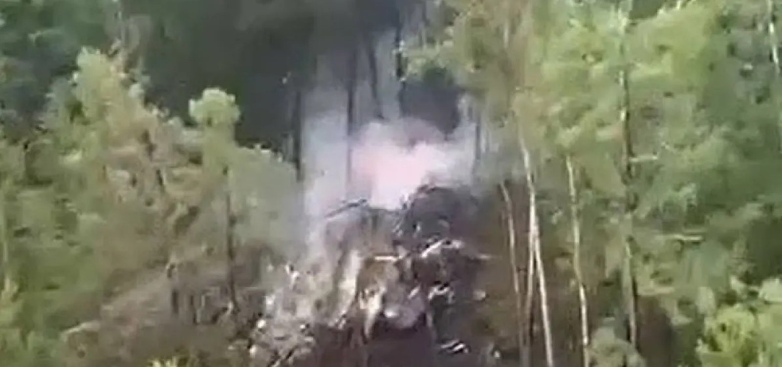 Avião comercial cai na Rússia; não há sobreviventes