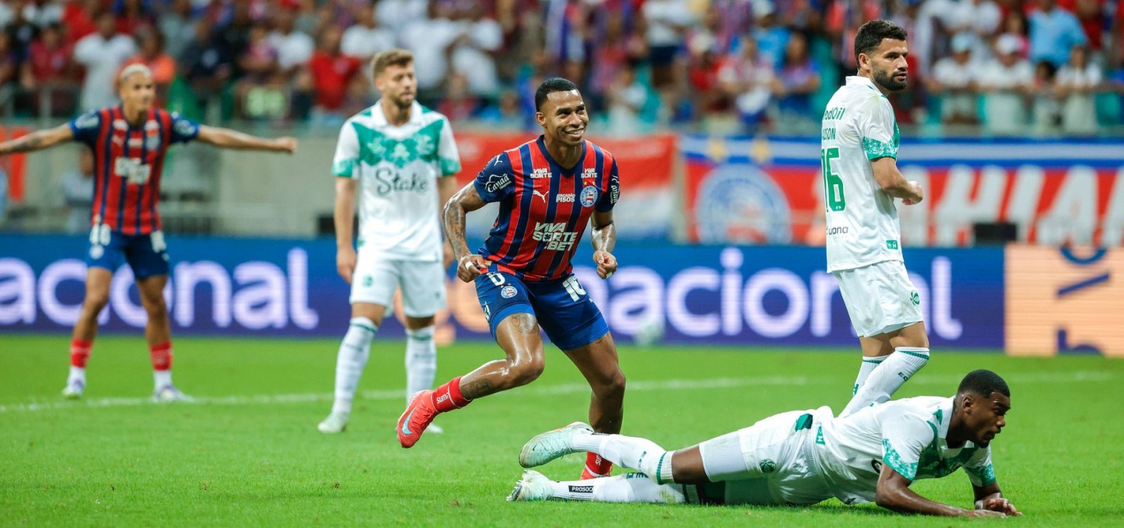 Bahia goleia Juventude na Fonte Nova e retorna ao G-4 do Brasileirão