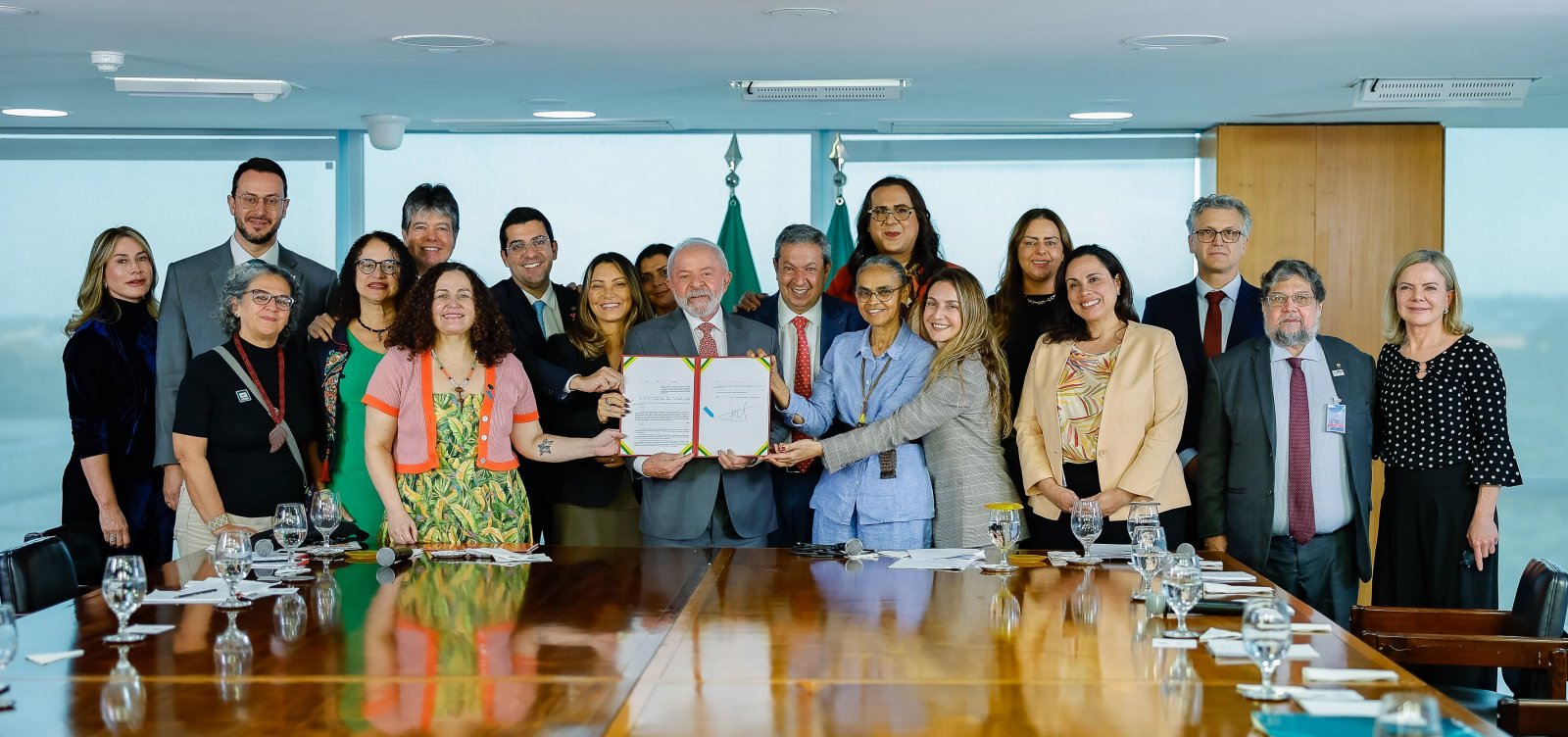 Brasil proíbe uso de animais em testes para cosméticos, perfumes e produtos de higiene