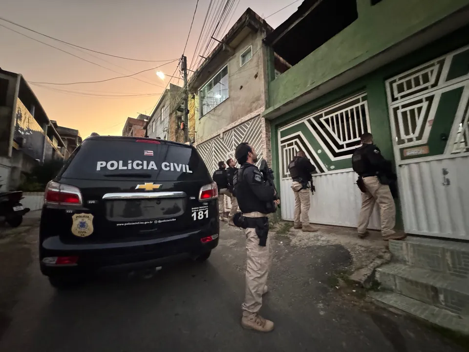 Polícia Civil desmonta esquema de fraudes em transferências de veículos na Bahia