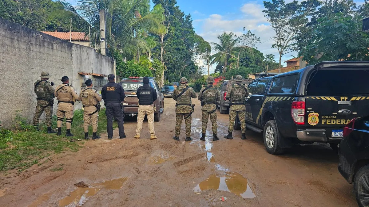 Operação ‘Ponto Cego’ na Bahia: Forças de segurança buscam suspeitos de tráfico e venda de armas