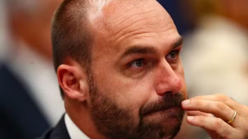 Crise política se agrava: Eduardo Bolsonaro pode ser indiciado por coação, apontam investigadores