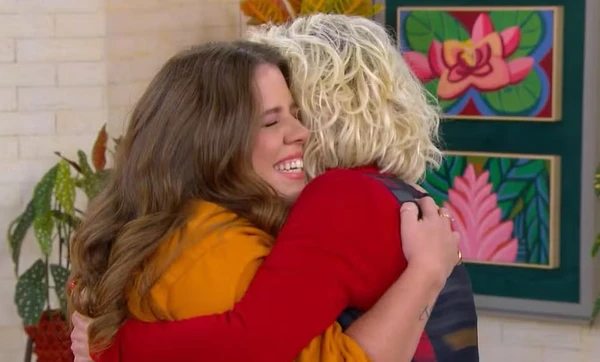 Tati Machado retorna ao ‘Mais Você’ e emociona Ana Maria Braga com relato de luto