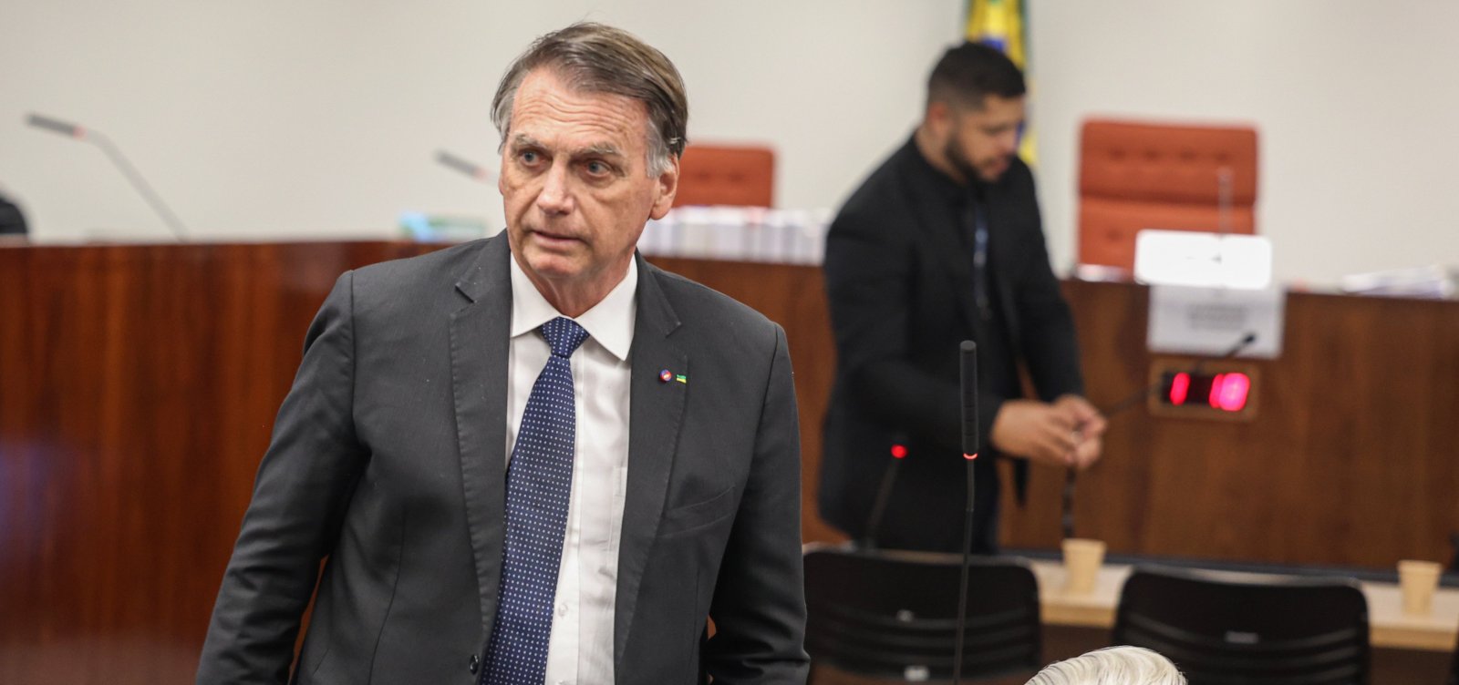 STF determina prisão domiciliar de Bolsonaro por violar medidas cautelares