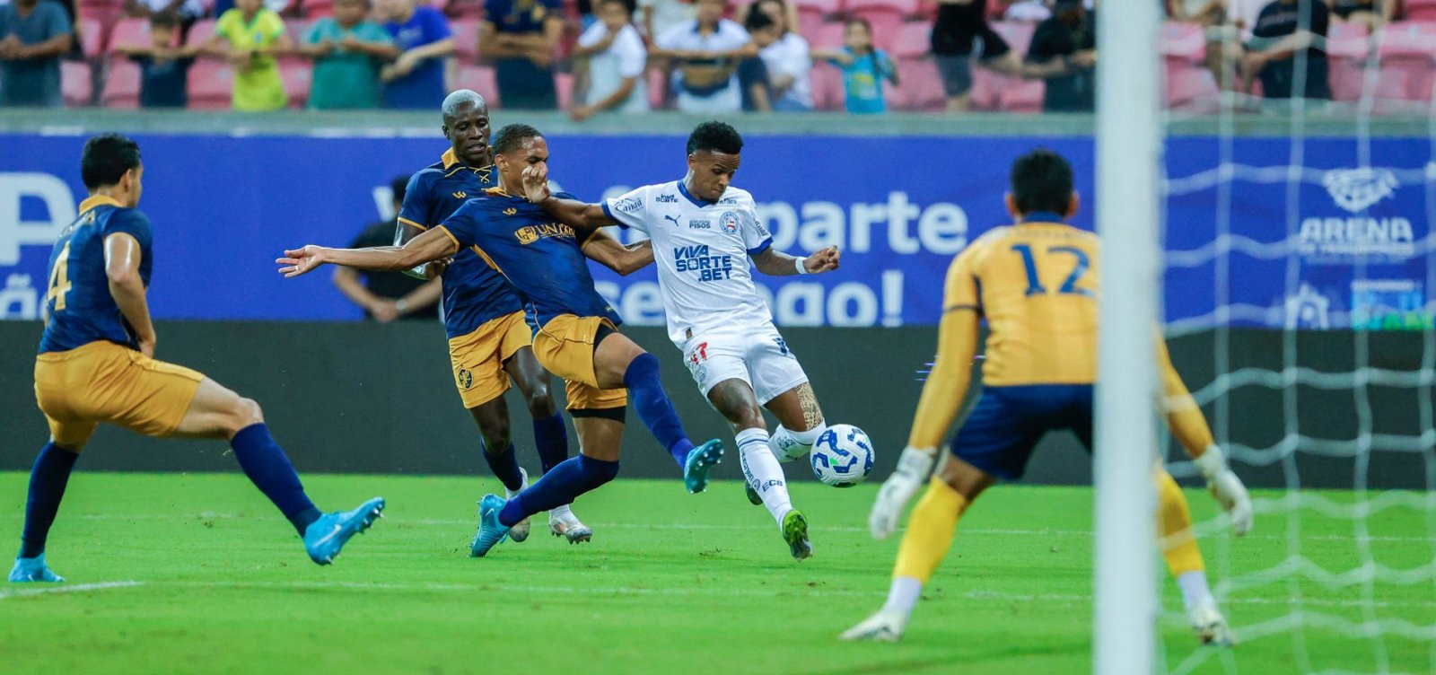 Bahia empata com o Retrô e avança para as quartas da Copa do Brasil