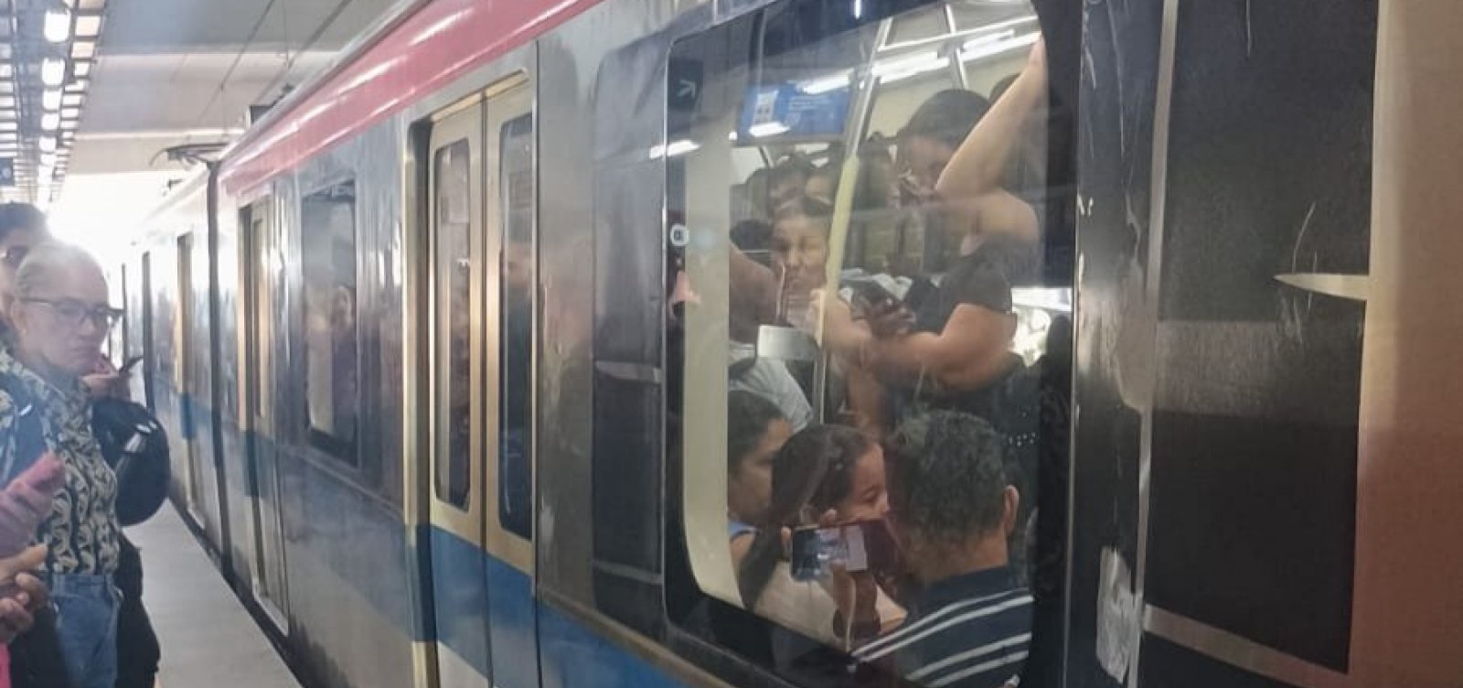 Ocorrência na estação Pituaçu causa atraso momentâneo no metrô de Salvador