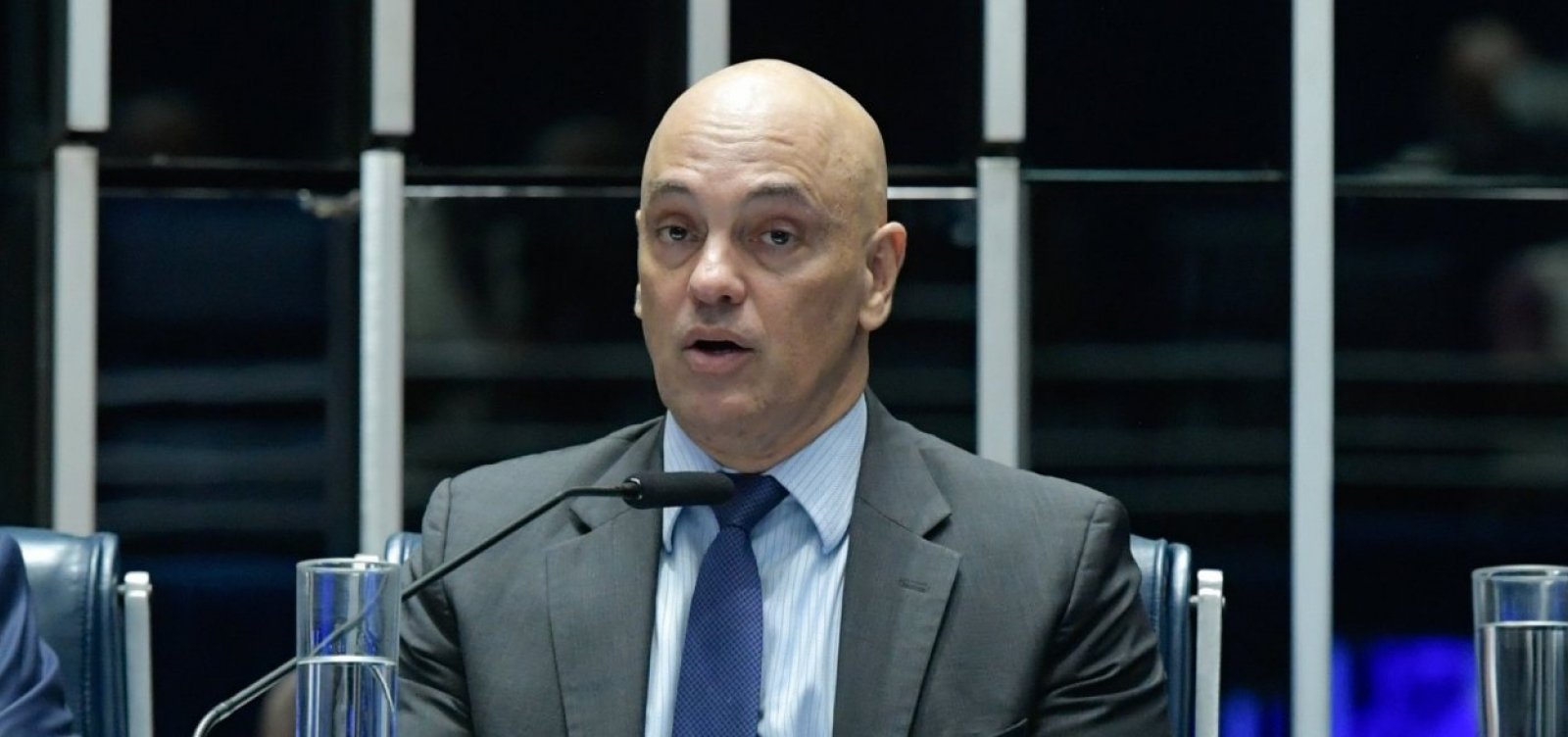 Banco bloqueia cartão internacional de Moraes após sanções dos EUA