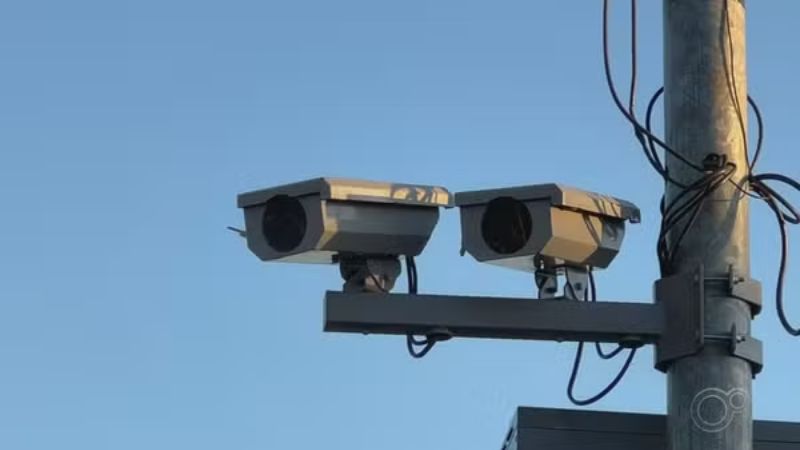 Justiça Federal determina que governo Lula religue radares em rodovias federais