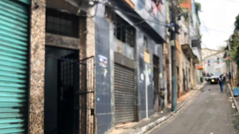 Agente federal reage a invasão e mata suspeito em prédio na Barroquinha, Salvador