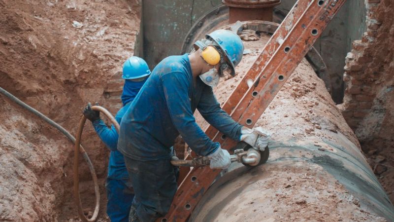 Embasa conclui operação de manutenção; abastecimento de água será retomado gradualmente em Salvador e mais 12 municípios