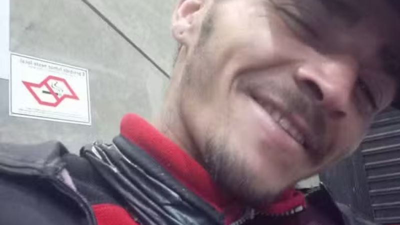 Execução de jovem em situação de rua por PMs em SP gera comoção e investigações