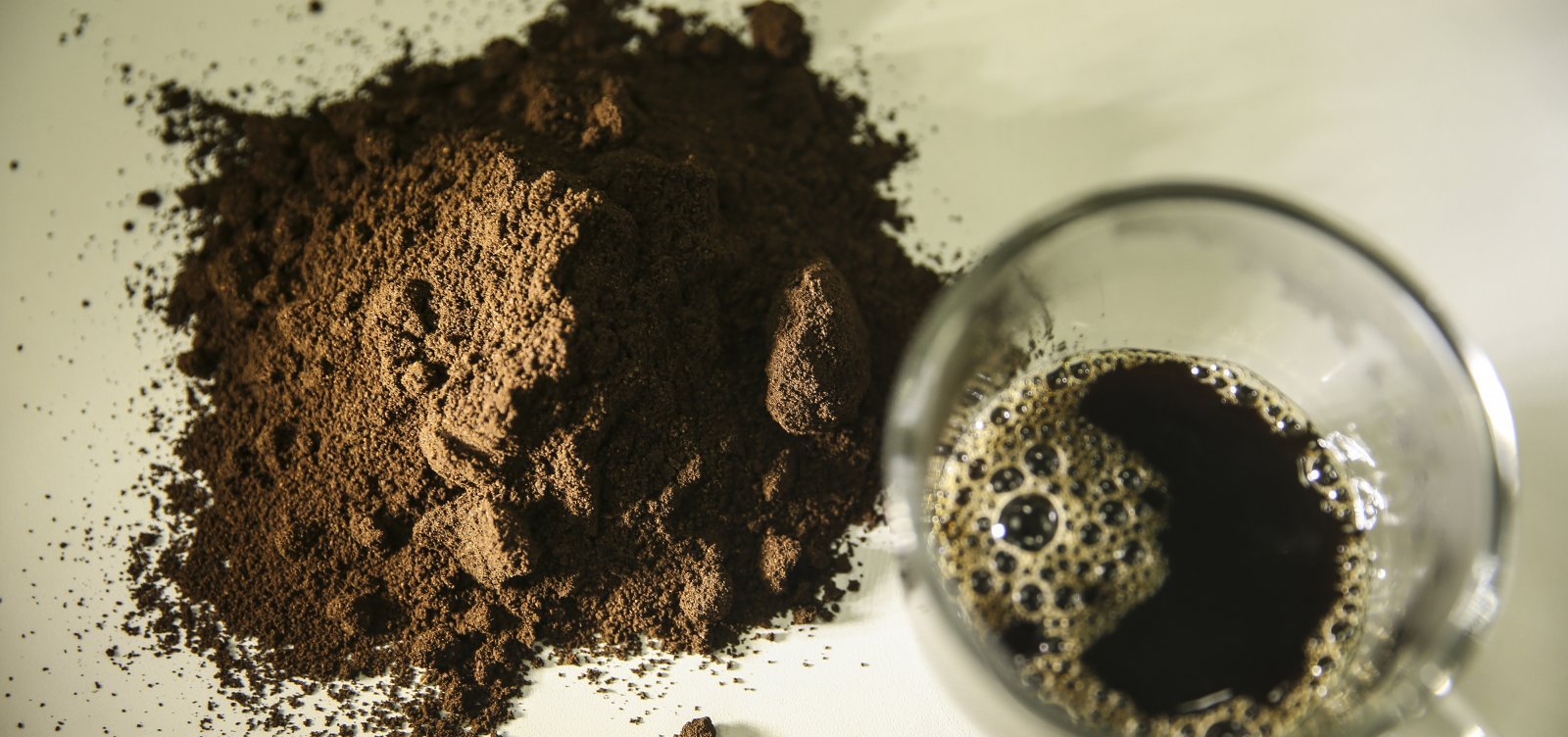 Exportações de café brasileiro para os EUA caem quase 50% após tarifa de Trump