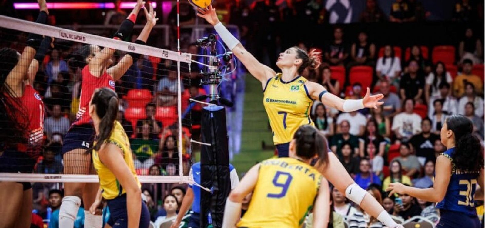 Brasil derrota França e avança à semifinal do Mundial de Vôlei Feminino 2025