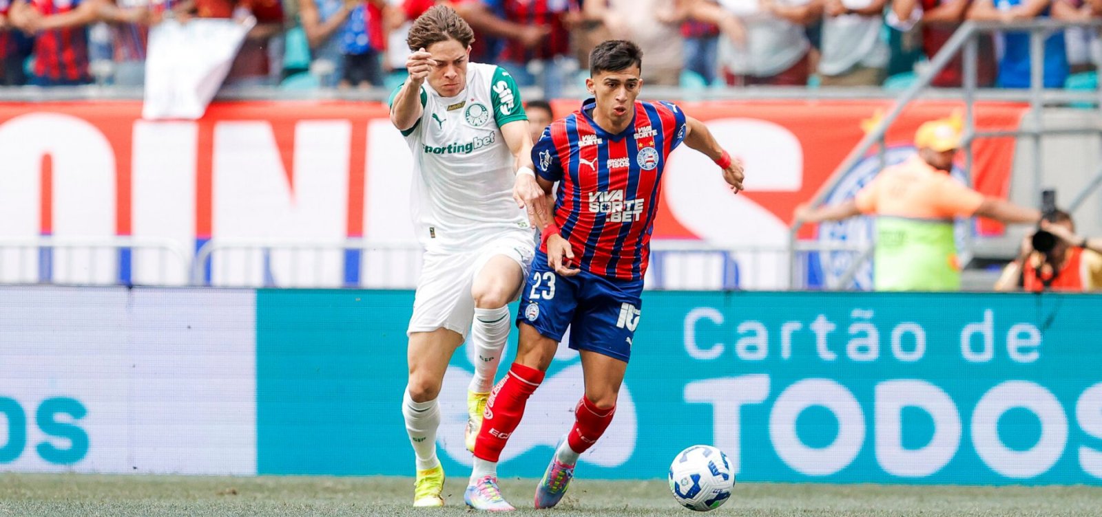 Bahia vence o Palmeiras com golaço de Ademir na Fonte Nova