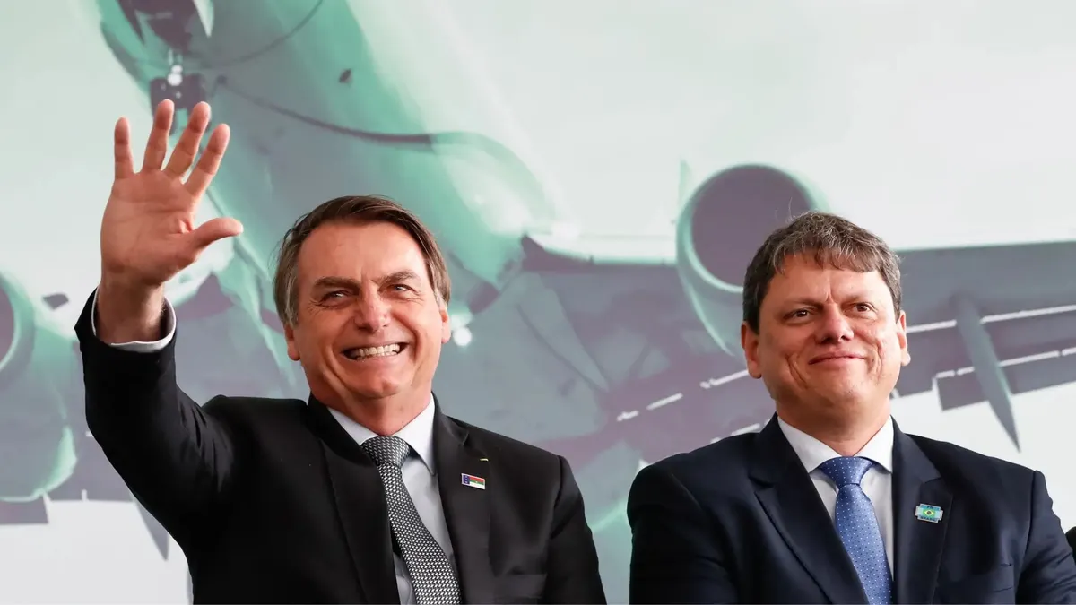 Tarcísio se encontra com Bolsonaro em prisão domiciliar para tratar de eleições